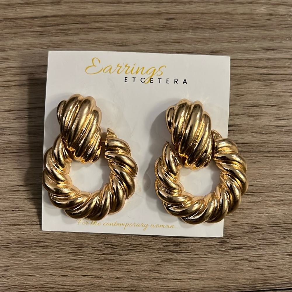 *Never Worn* Gold Statement Earrings
